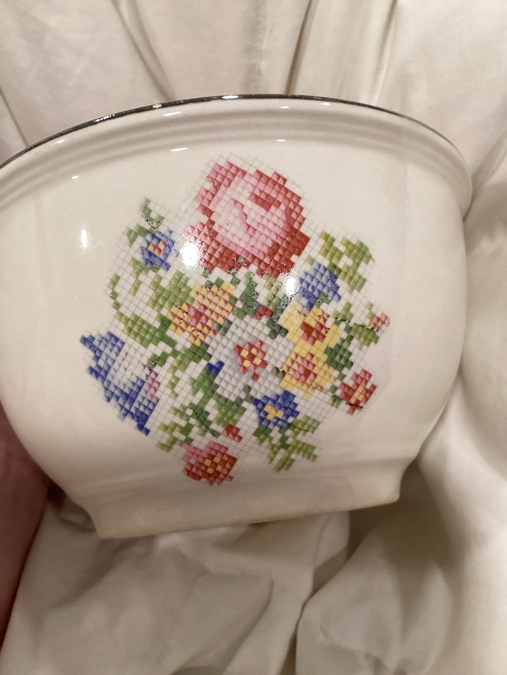Homer Laughlin  1952 Crossstich Floral Pattern Kitchencraft Mixing Bowl